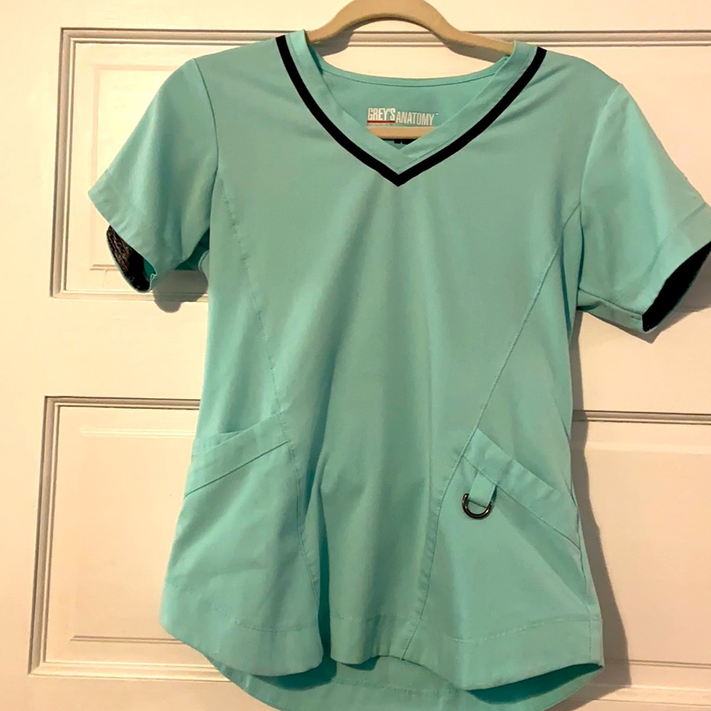 Grey’s anatomy active scrub top